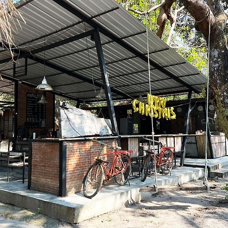 Little Hut Hotel Đảo Ko Phayam Ngoại thất bức ảnh
